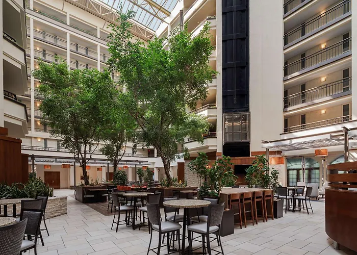 Casino hotel: Embassy Suites By Hilton Nashville Airport