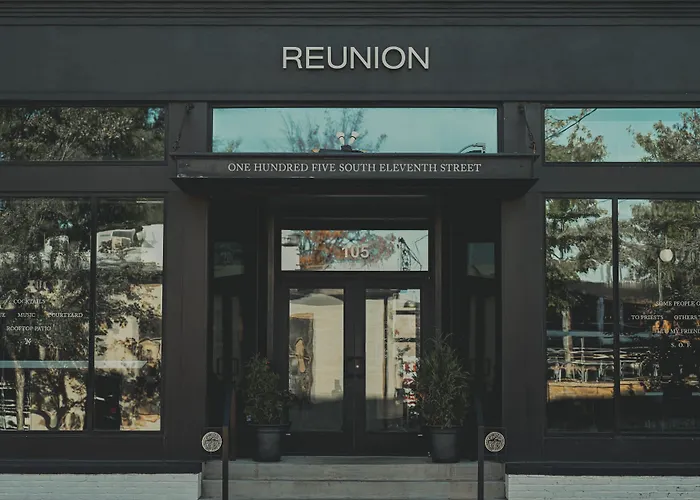Reunion Hotel